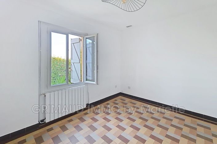 Image No.9-3 Bed House for sale