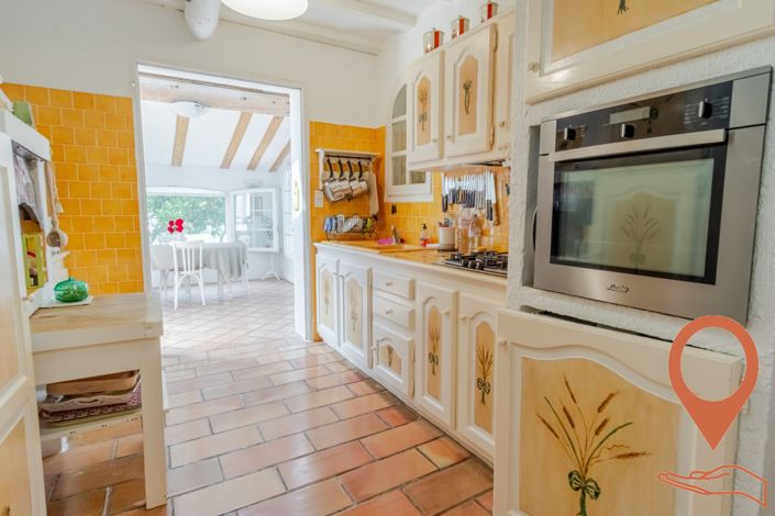 Image No.17-5 Bed House for sale