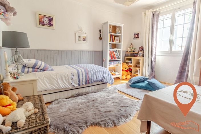 Image No.19-5 Bed House for sale