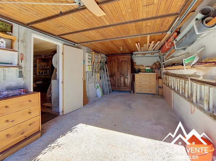 Image No.16-3 Bed House for sale