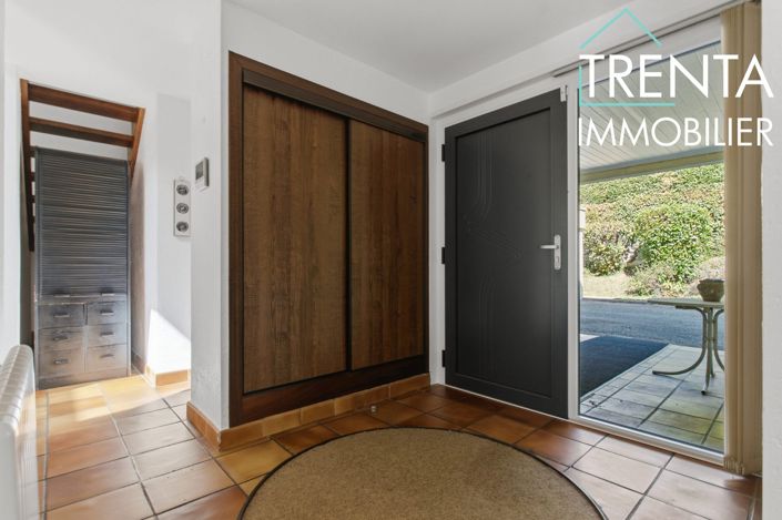 Image No.10-5 Bed House for sale