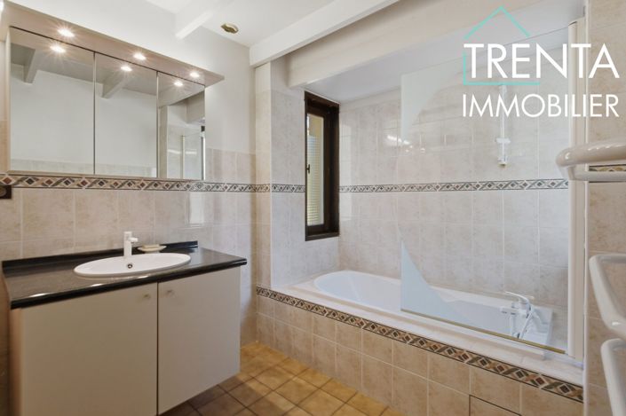 Image No.17-5 Bed House for sale