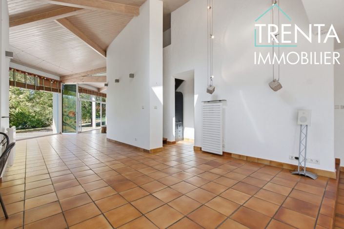 Image No.7-5 Bed House for sale