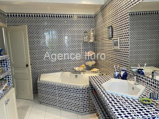 Image No.8-3 Bed House for sale