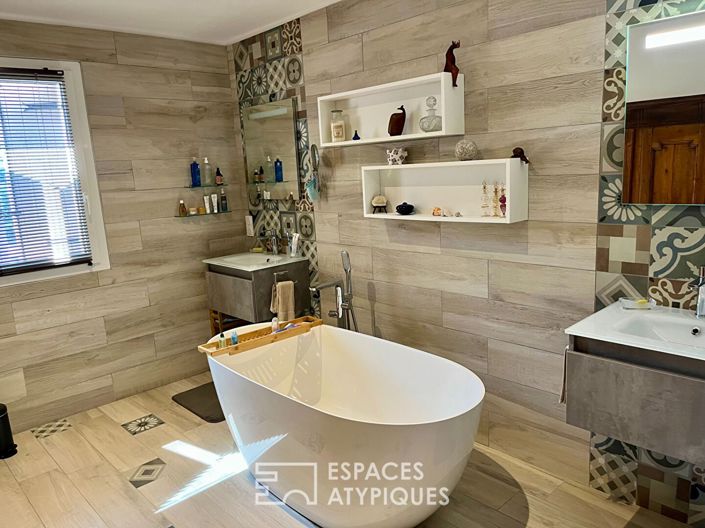Image No.8-5 Bed House for sale