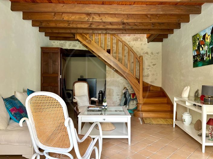 Image No.10-3 Bed House for sale