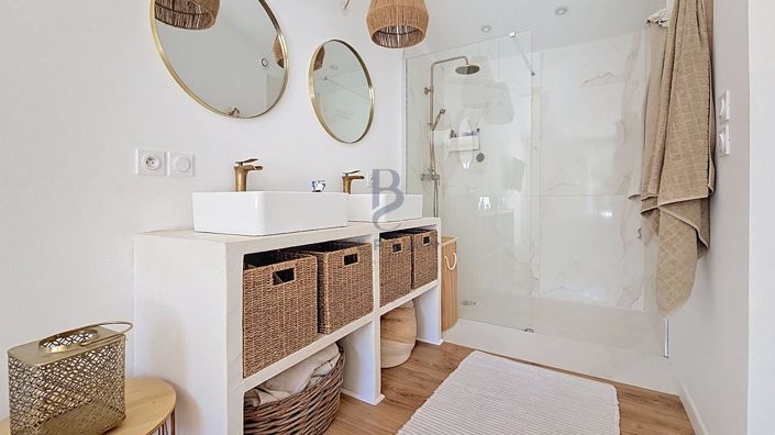 Image No.12-3 Bed House for sale