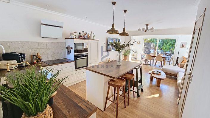 Image No.3-3 Bed House for sale