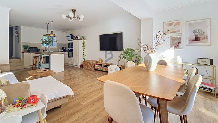 Image No.7-3 Bed House for sale