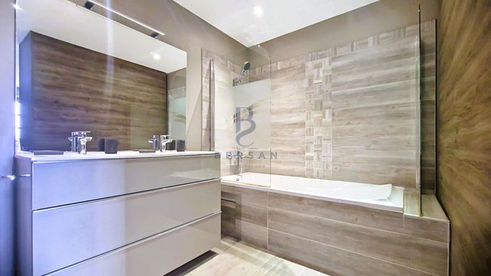 Image No.11-7 Bed House for sale