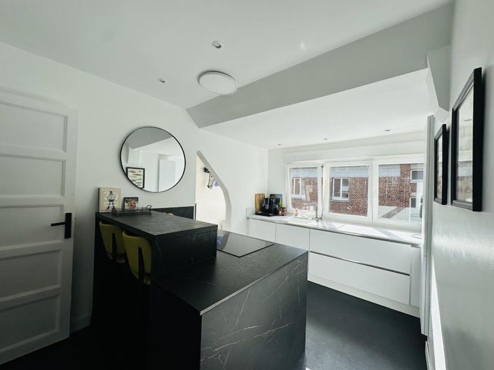 Image No.12-3 Bed Apartment for sale
