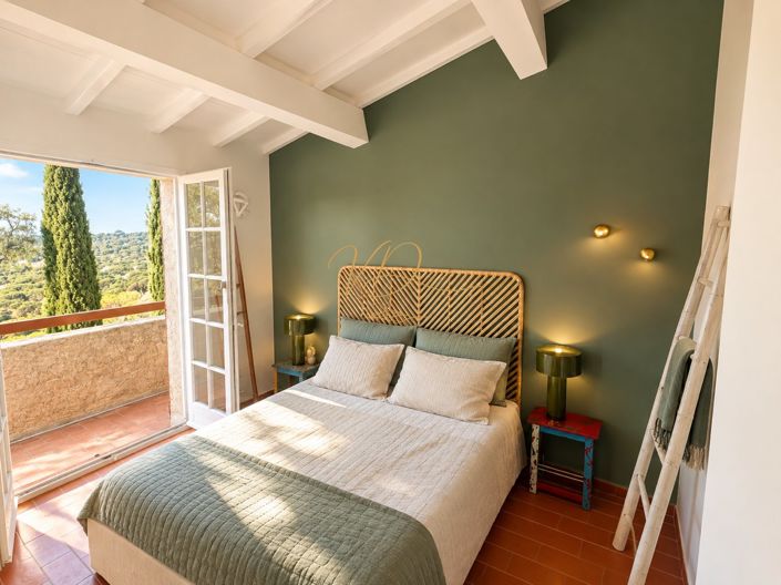 Image No.10-3 Bed House for sale
