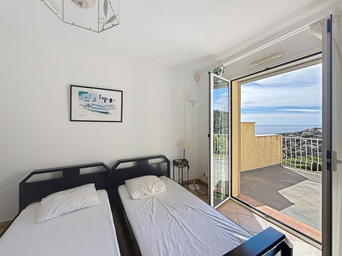 Image No.11-5 Bed House for sale