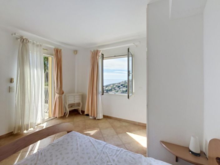 Image No.14-5 Bed House for sale