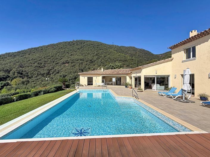 Image No.18-5 Bed House for sale