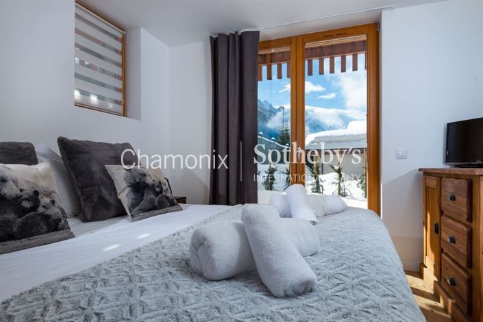 Image No.11-2 Bed House for sale