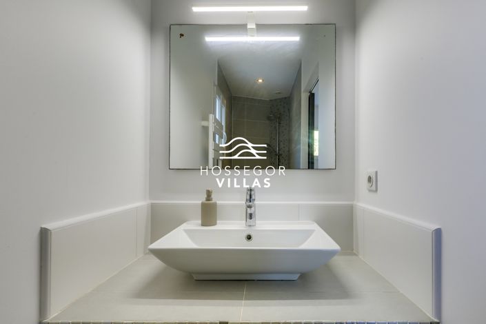 Image No.9-5 Bed House for sale