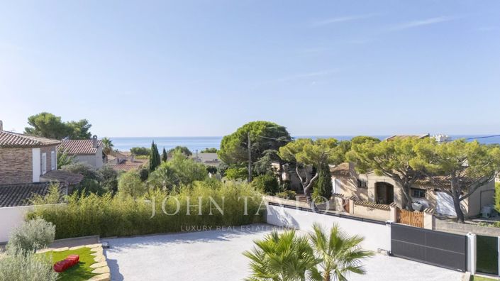 Image No.18-4 Bed House for sale