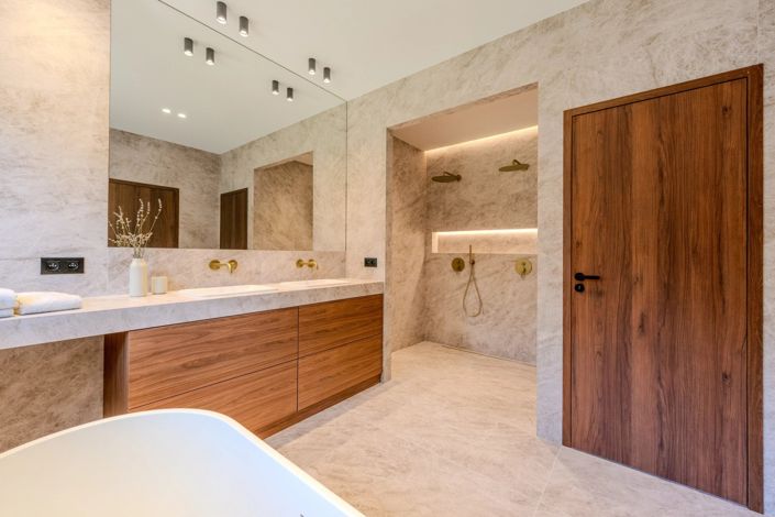 Image No.16-5 Bed House for sale