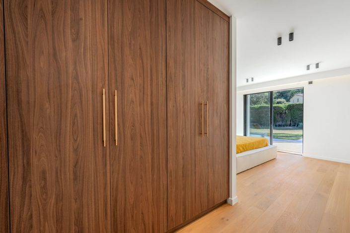 Image No.18-5 Bed House for sale