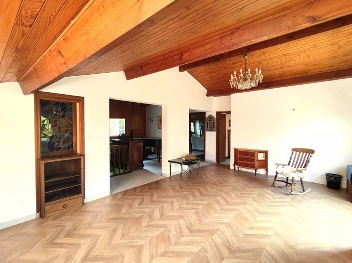 Image No.17-7 Bed House for sale
