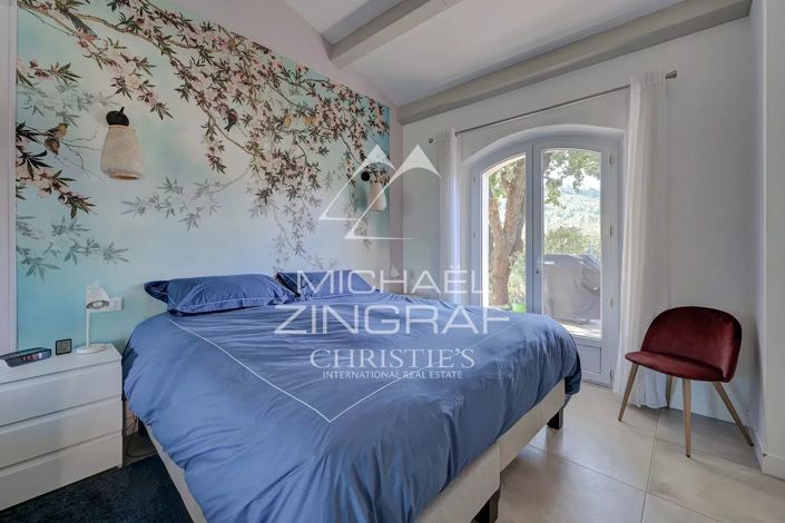 Image No.11-6 Bed House for sale