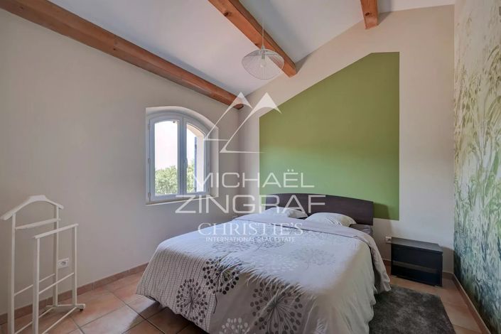 Image No.12-6 Bed House for sale