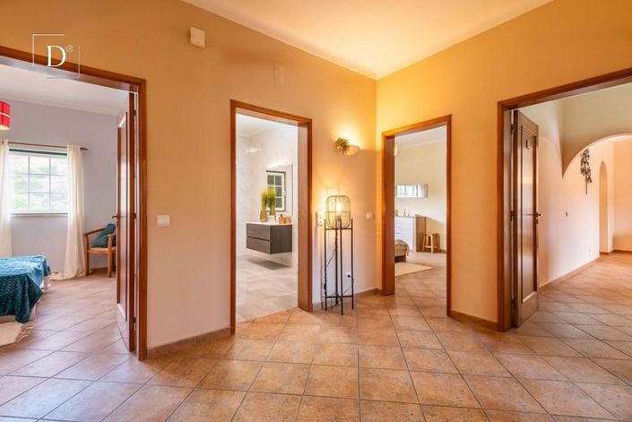 Image No.21-4 Bed House for sale