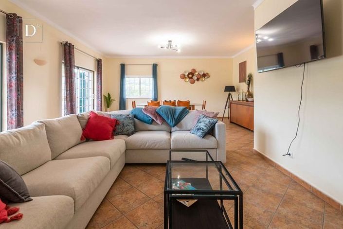 Image No.6-4 Bed House for sale