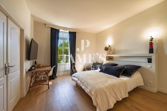 Image No.14-7 Bed House for sale