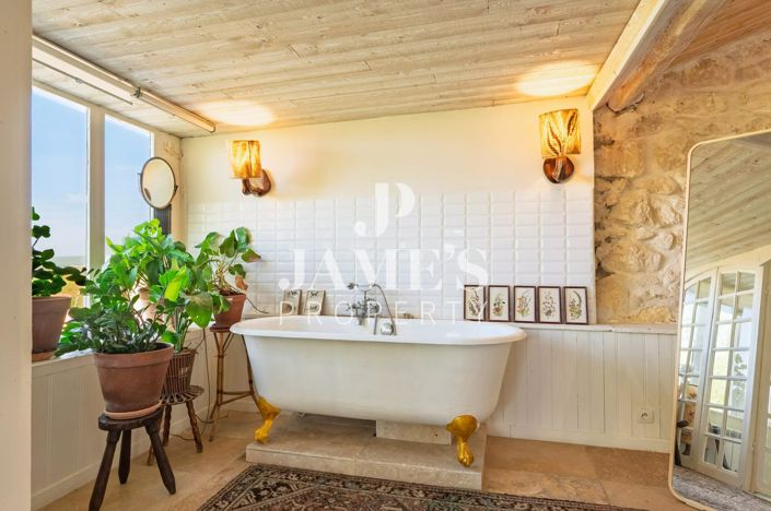 Image No.20-7 Bed House for sale