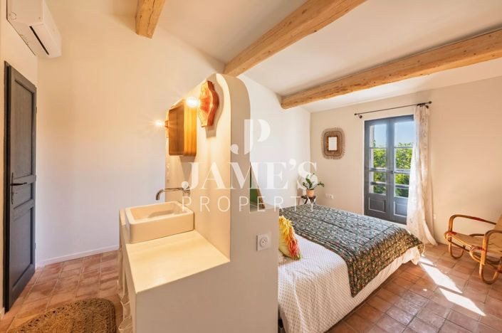 Image No.26-7 Bed House for sale
