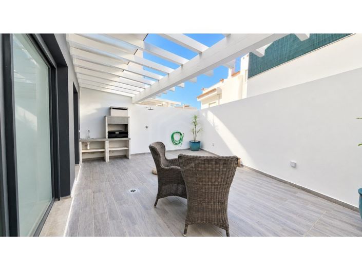 Image No.14-4 Bed House for sale