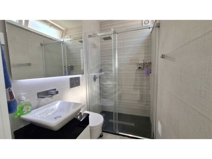 Image No.19-4 Bed House for sale