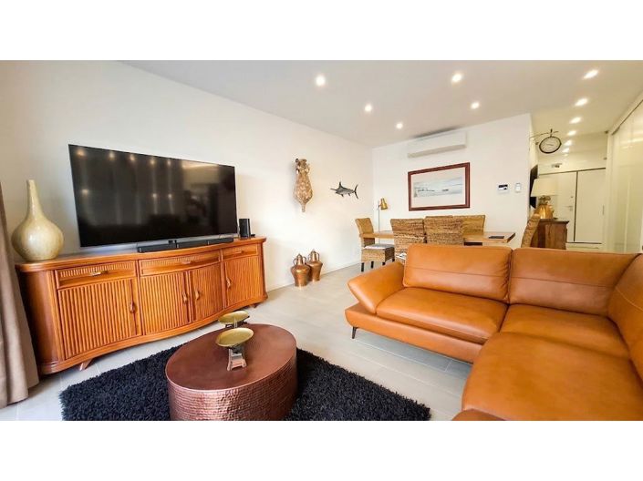 Image No.2-4 Bed House for sale