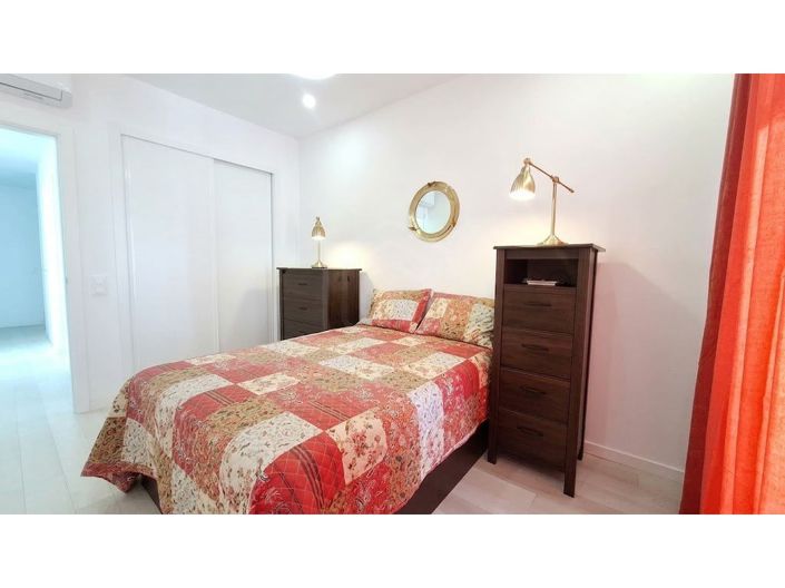 Image No.20-4 Bed House for sale