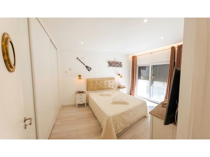 Image No.26-4 Bed House for sale