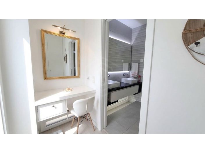 Image No.27-4 Bed House for sale