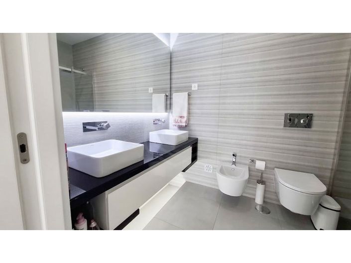 Image No.28-4 Bed House for sale
