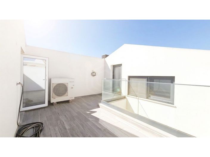Image No.34-4 Bed House for sale