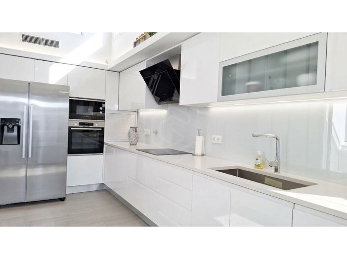 Image No.6-4 Bed House for sale
