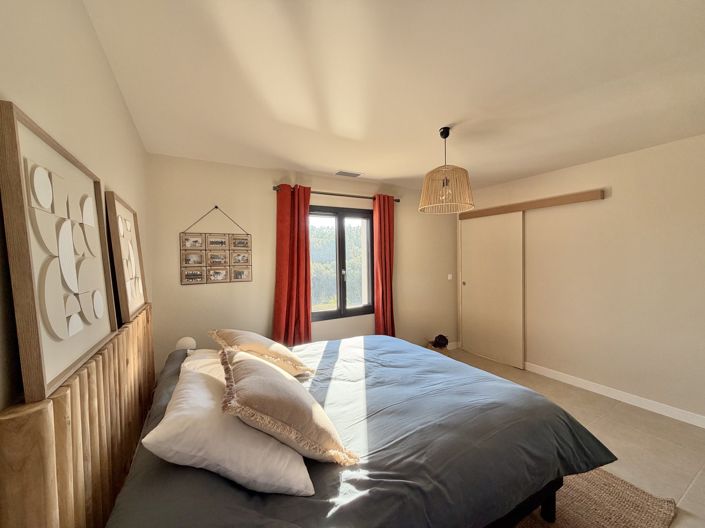 Image No.15-5 Bed House for sale