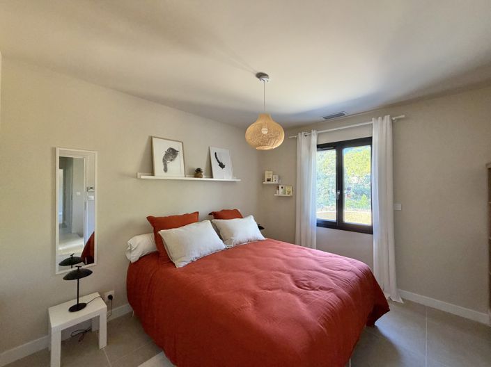 Image No.24-5 Bed House for sale