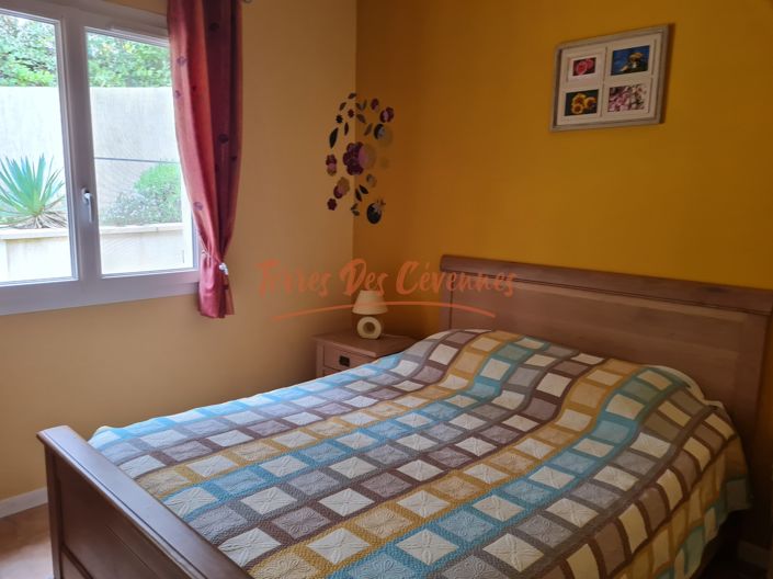Image No.8-2 Bed House for sale