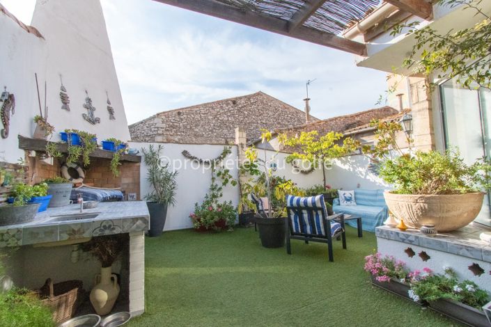 Image No.22-5 Bed House for sale