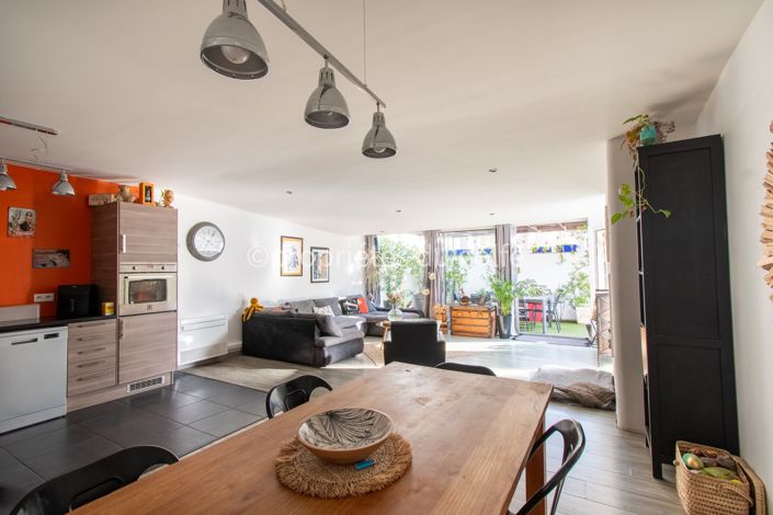 Image No.6-5 Bed House for sale