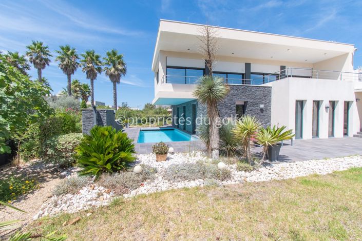 Image No.2-4 Bed House for sale
