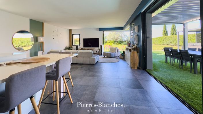 Image No.5-4 Bed House for sale