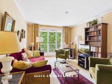 1 - Versailles, Apartment