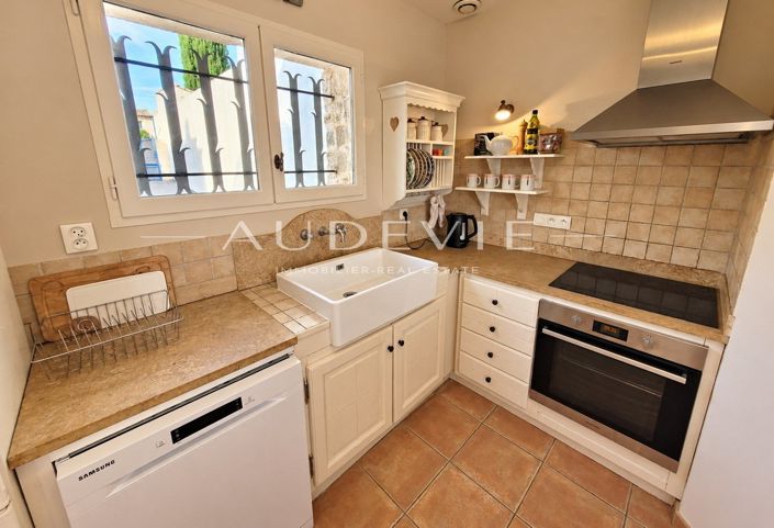 Image No.17-5 Bed House for sale